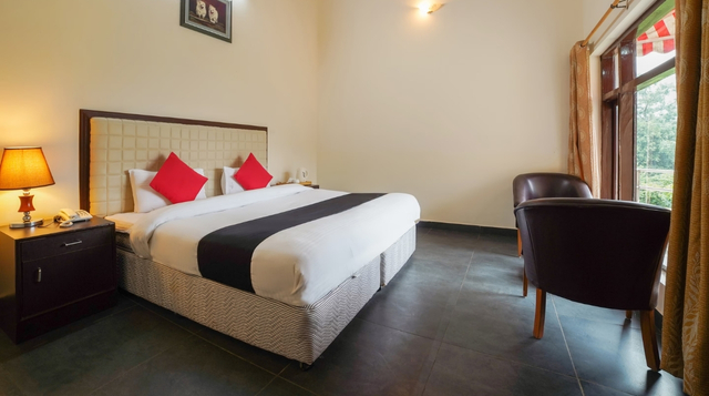 Hotel Vaapi Comfort Inn, Bhimtal, India