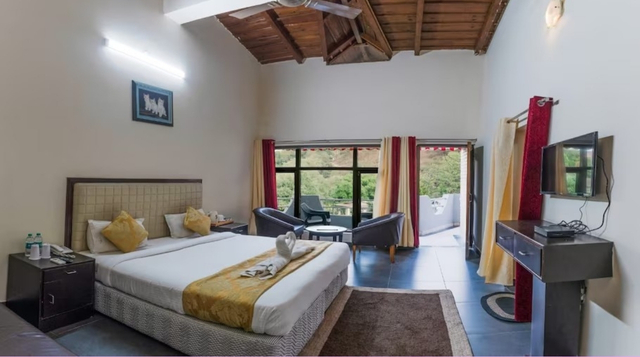 Hotel Vaapi Comfort Inn, Bhimtal, India